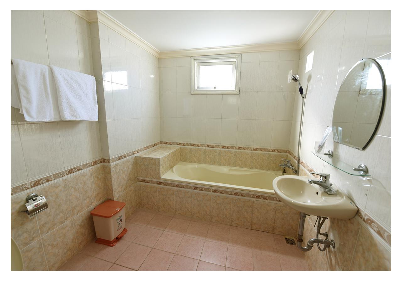 Three Palms Homestay ホイアン エクステリア 写真